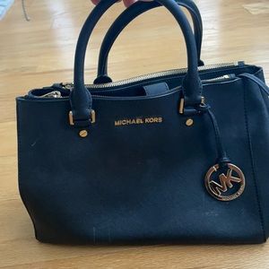 Michael kors navy handbag with removable shoulder strap